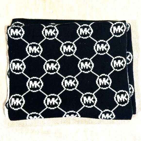 MICHAEL KORS LONG SCARF - EUC - Picture 3 of 4